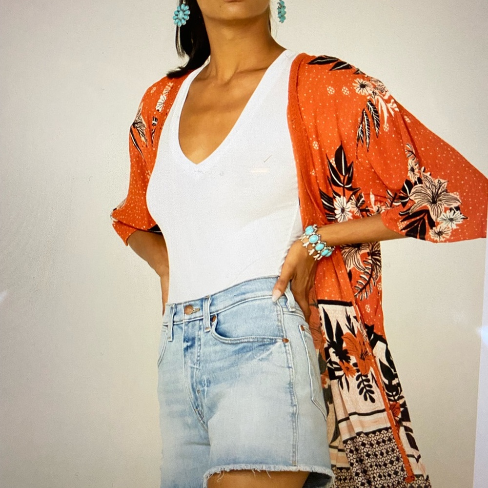 NWT Woman's rust floral print kimono